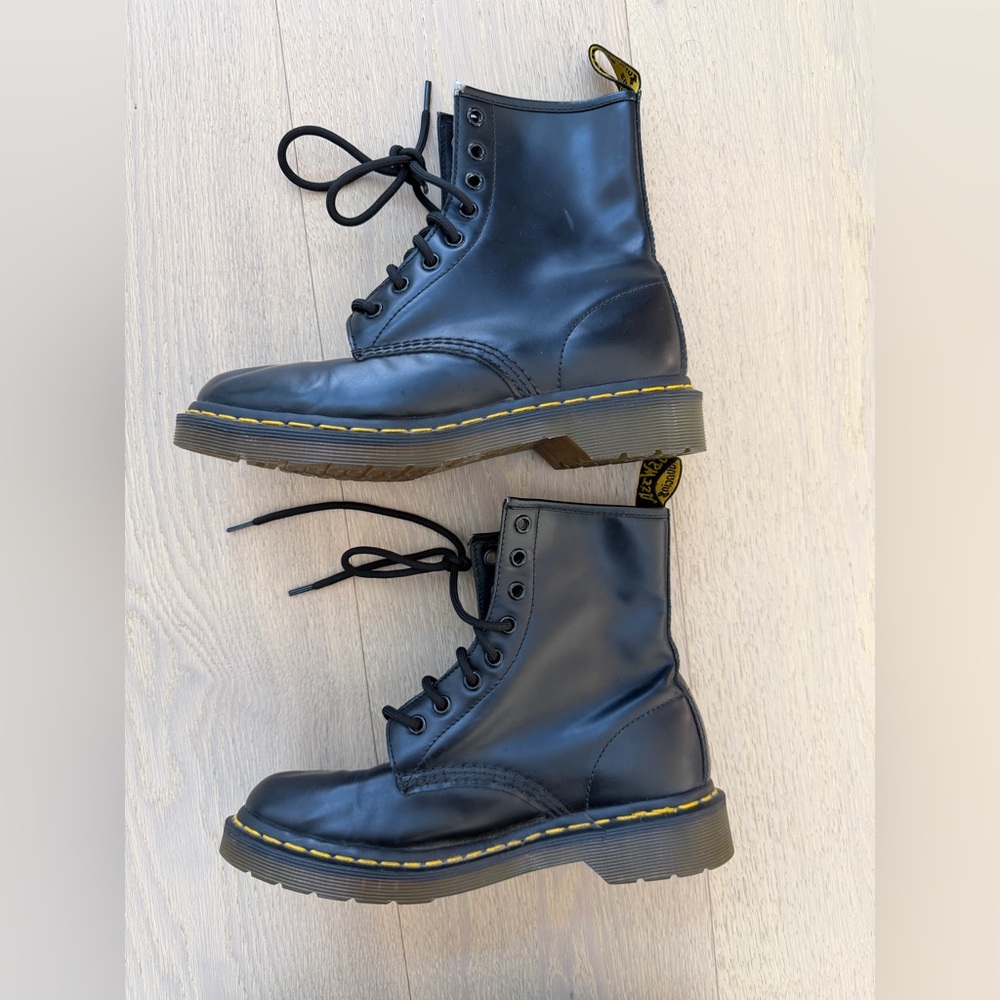 DR. MARTENS 1460 Womens Boots- size 7 - Picture 2 of 9